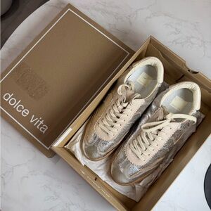 Dolce Vita Women's Metallic Silver Sneakers